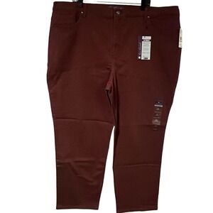 NWT Gloria Vanderbilt Amanda Jeans Velvet Wine Tapered Leg Size 24W